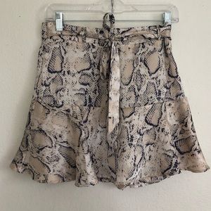 Beautiful snake print skort